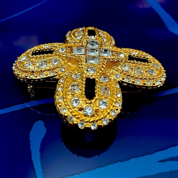 ST. JOHN Vintage Brooch Pin - Picture 3 of 7